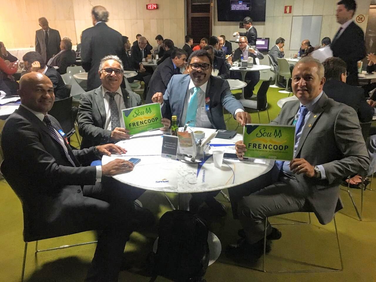 Presidente da OCB/PA se reúne com deputados em Brasília
