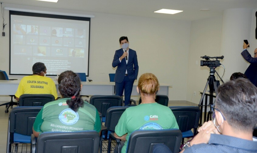 Seduc firma parceria com cooperativas de materiais recicláveis