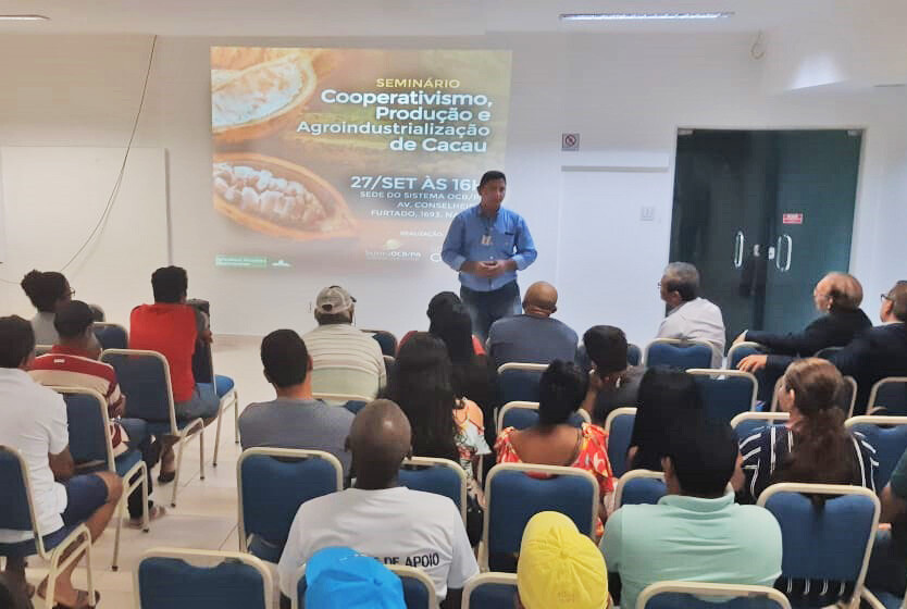 Seminário aborda cenário do cacau cooperativista