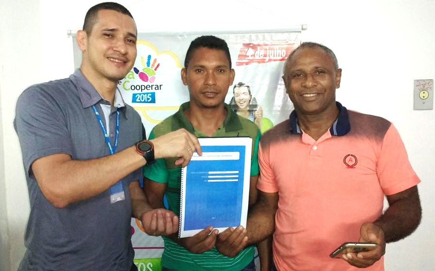 Cooperativas de Irituia recebem produto final do GESCOOP